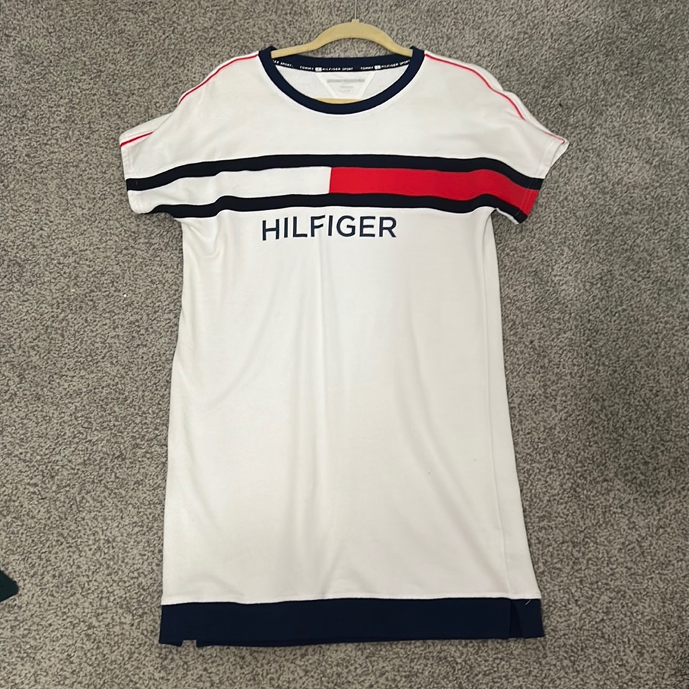 Tommy Hilfiger T-shirt Dress. Thick, Crewneck material.